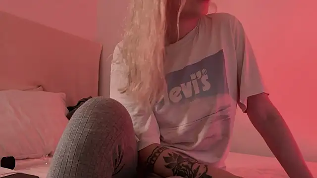 Snapshot of h2h0e chatting on December 5, 7:38 pm h2h0e online show from December 5, 7:38 pm