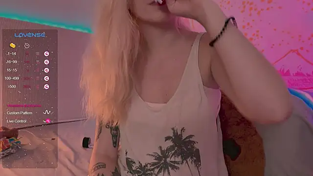 Snapshot of h2h0e chatting on January 23, 7:18 pm h2h0e online show from January 23, 7:18 pm