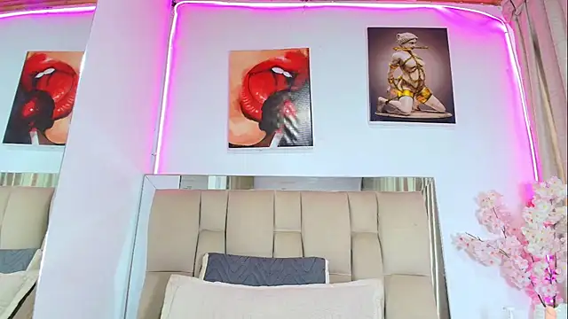 Naia x online show from April 17, 6:55 pm