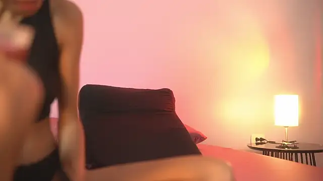 lupeebony online show from March 29, 8:31 pm