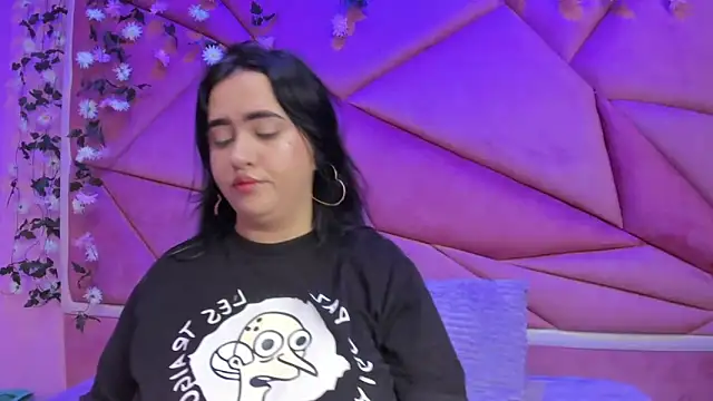 Victoria Rossy online show from December 2, 7:53 pm