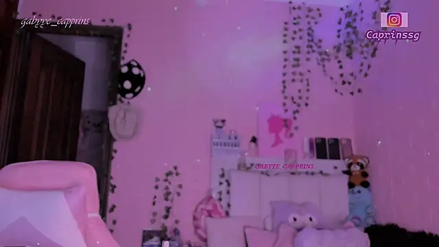 gabyye capprins online show from February 14, 12:07 am