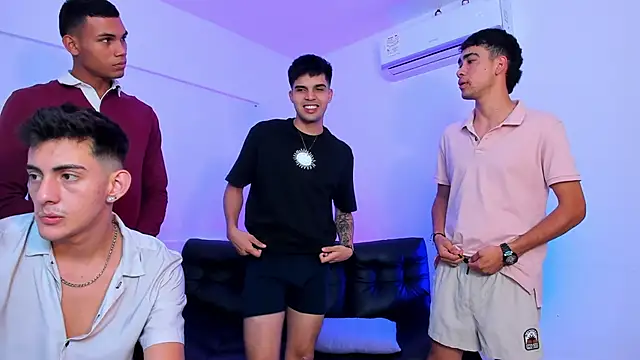 Snapshot of Boys_Wallen chatting on February 15, 8:11 pm Boys Wallen online show from February 15, 8:11 pm