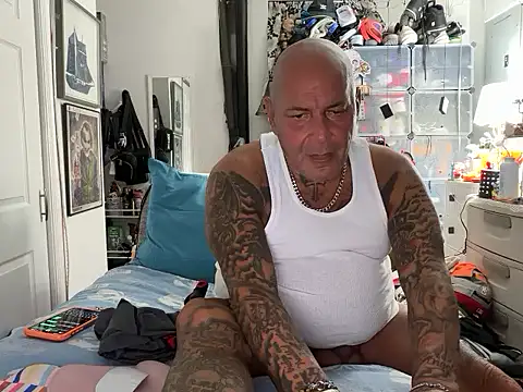 Snapshot of joeytatts66 chatting on October 9, 1:03 am joeytatts66 online show from October 9, 1:03 am