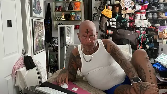 joeytatts66 online show from February 19, 3:46 am