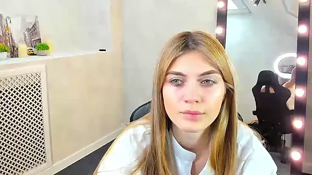 Snapshot of Cherry_Price chatting on December 23, 12:14 am Cherry Price online show from December 23, 12:14 am