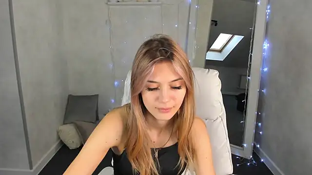 Snapshot of Cherry_Price chatting on January 30, 5:30 am Cherry Price online show from January 30, 5:30 am