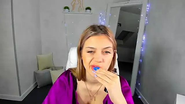 Snapshot of Cherry_Price chatting on February 12, 12:16 am Cherry Price online show from February 12, 12:16 am