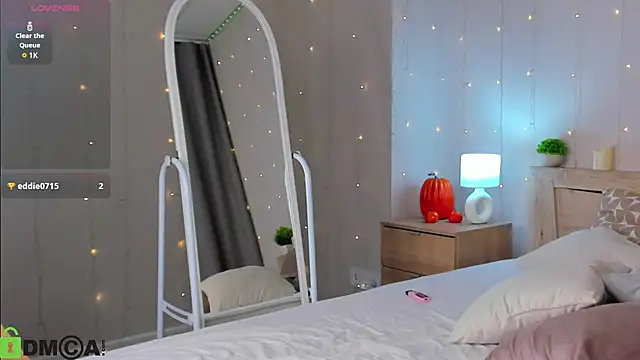 Snapshot of Cherry_Price chatting on November 18, 10:25 pm Cherry Price online show from November 18, 10:25 pm