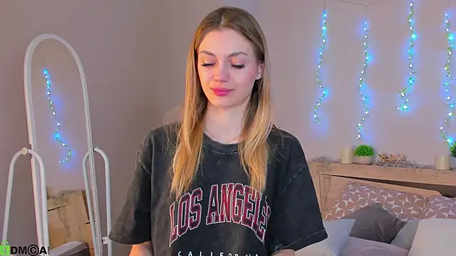 Cherry Price online show from April 22, 12:02 am