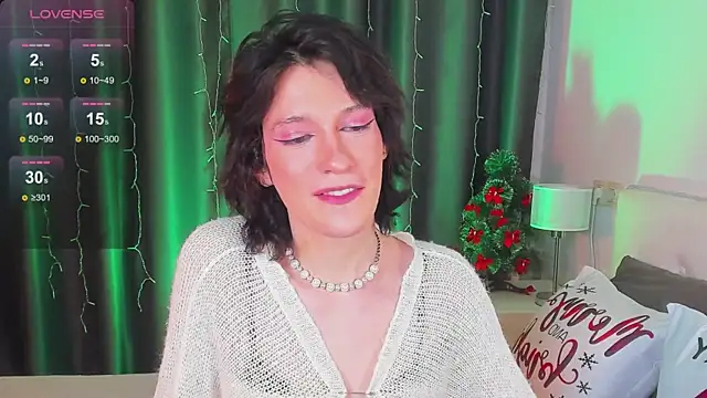 Snapshot of Kolette_Gray chatting on December 4, 4:05 pm Kolette Gray online show from December 4, 4:05 pm