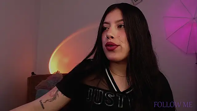 iam emy online show from February 21, 7:32 pm