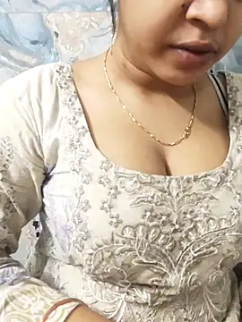 Snapshot of Sania-Love chatting on April 28, 12:42 am Sania-Love online show from April 28, 12:42 am
