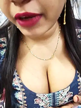 Snapshot of Sania-Love chatting on May 7, 1:44 am Sania-Love online show from May 7, 1:44 am