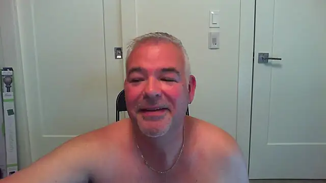 aarosteev2 online show from October 18, 11:27 pm