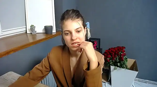 felicity gold online show from February 18, 10:38 am