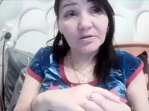 ClaireSunset online show from April 8, 5:57 pm