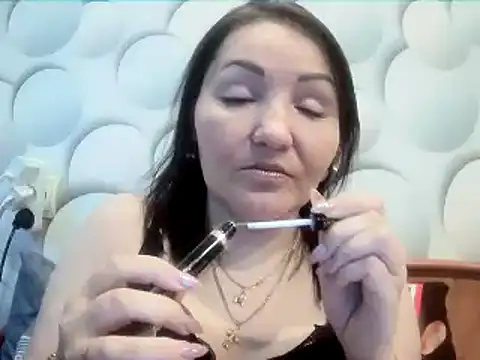 ClaireSunset online show from April 22, 5:25 pm