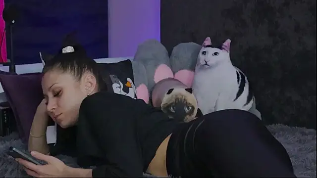 Kathleen Meow online show from December 12, 10:24 am