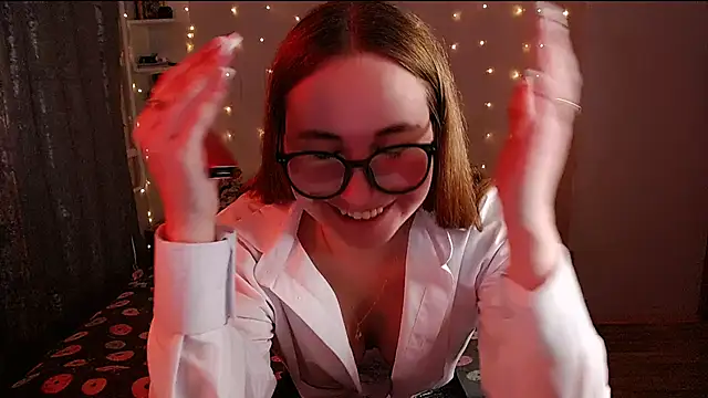 Snapshot of Miya_Mark chatting on December 18, 6:35 pm Miya Mark online show from December 18, 6:35 pm