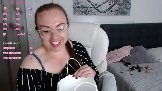 Snapshot of Tania_Goddess_ chatting on January 17, 1:15 am Tania Goddess  online show from January 17, 1:15 am