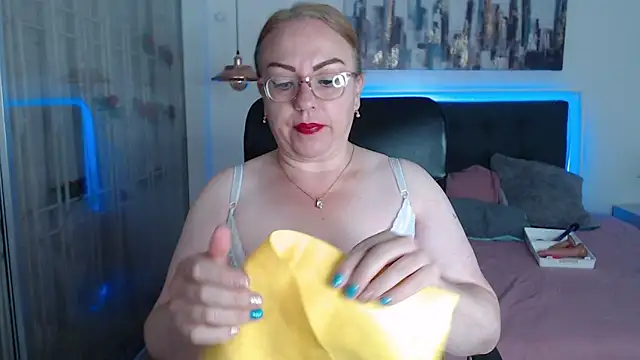 Snapshot of Tania_Goddess_ chatting on October 11, 1:42 pm Tania Goddess  online show from October 11, 1:42 pm