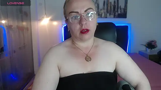 Snapshot of Tania_Goddess_ chatting on October 18, 2:40 pm Tania Goddess  online show from October 18, 2:40 pm