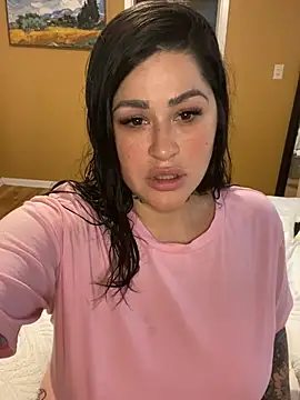 Snapshot of TexasTattooedHouseWife chatting on February 24, 10:03 pm TexasTattooedHouseWife online show from February 24, 10:03 pm