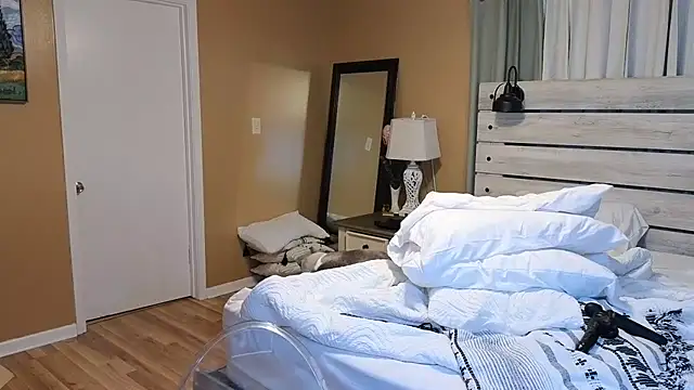 Snapshot of TexasTattooedHouseWife chatting on March 6, 6:37 pm TexasTattooedHouseWife online show from March 6, 6:37 pm