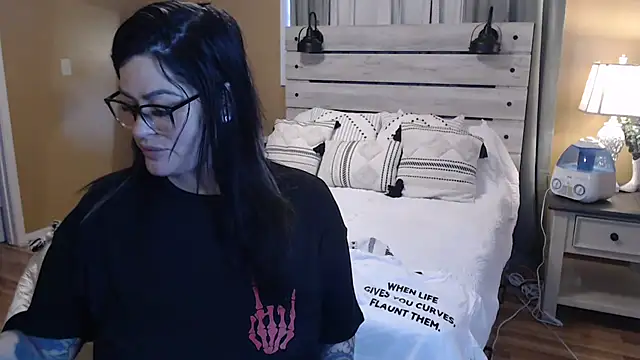 Snapshot of TexasTattooedHouseWife chatting on March 20, 2:42 pm TexasTattooedHouseWife online show from March 20, 2:42 pm