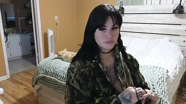 Snapshot of TexasTattooedHouseWife chatting on October 28, 1:25 pm TexasTattooedHouseWife online show from October 28, 1:25 pm