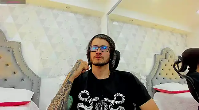 Loggan donnelly online show from January 19, 4:22 am