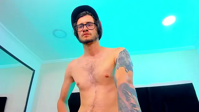 Loggan donnelly online show from February 2, 11:42 pm