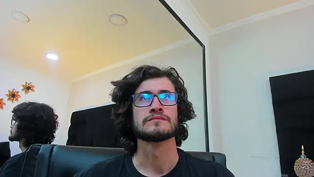 Loggan donnelly online show from March 5, 9:04 pm