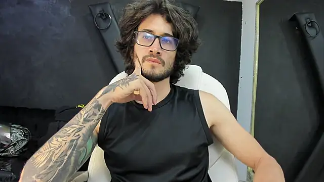 Loggan donnelly online show from March 21, 11:12 pm