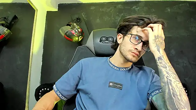 Loggan donnelly online show from September 10, 9:15 pm