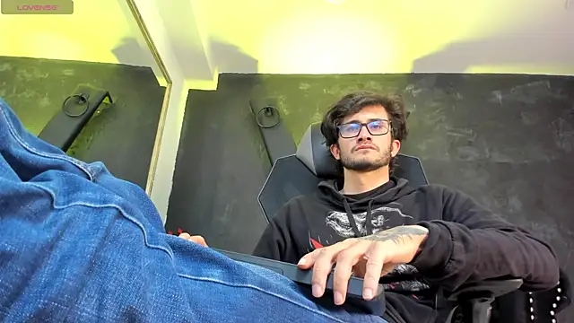 Loggan donnelly online show from September 26, 9:52 pm