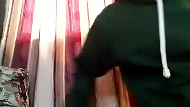 Loggan donnelly online show from November 6, 6:31 pm