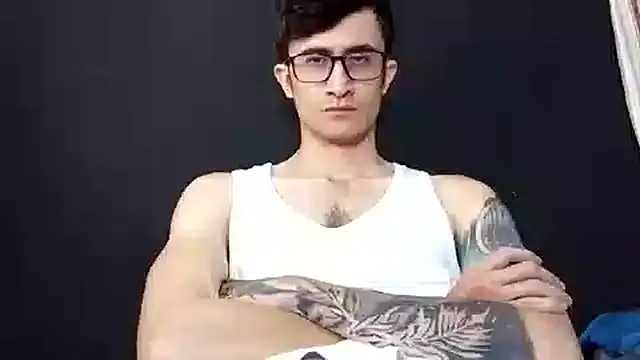 Loggan donnelly online show from December 2, 9:32 pm