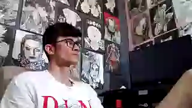 Loggan donnelly online show from December 4, 9:23 pm