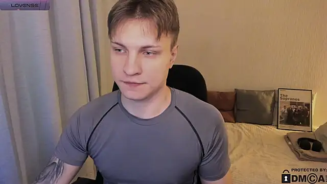 handsome guy01 online show from February 4, 9:53 pm