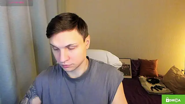 handsome guy01 online show from March 4, 10:05 pm