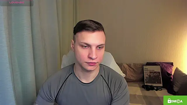 handsome guy01 online show from April 22, 5:36 pm