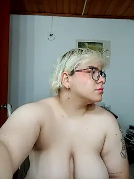 amalia love online show from October 26, 5:02 am