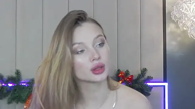 Snapshot of ViolaFlirt chatting on December 29, 10:03 pm ViolaFlirt online show from December 29, 10:03 pm