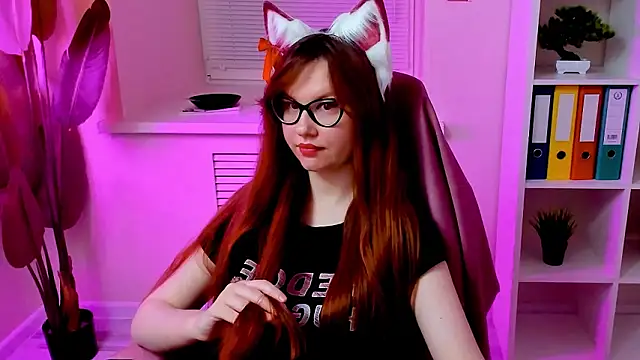 CarolGiggly online show from March 6, 1:46 am