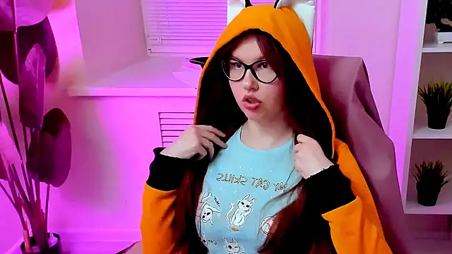 CarolGiggly online show from April 23, 10:25 am