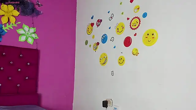 tiffany Bitch online show from December 4, 9:02 pm