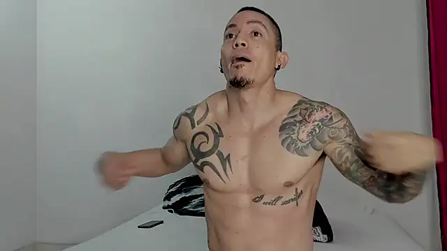 Snapshot of Alex_motta chatting on January 9, 8:24 am Alex motta online show from January 9, 8:24 am