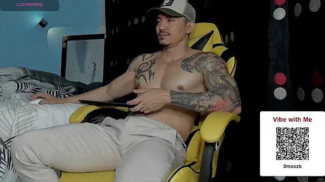 Snapshot of Alex_motta chatting on September 13, 6:13 am Alex motta online show from September 13, 6:13 am